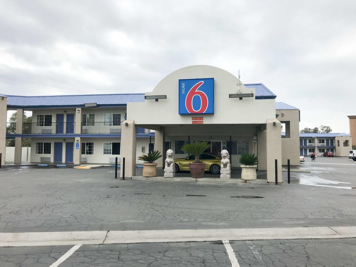 Motel 6-Visalia, Ca Buitenkant foto