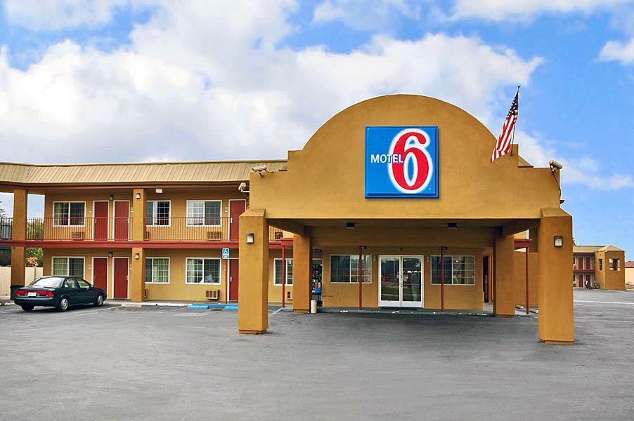 Motel 6-Visalia, Ca Buitenkant foto